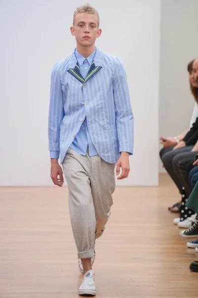 Look 10